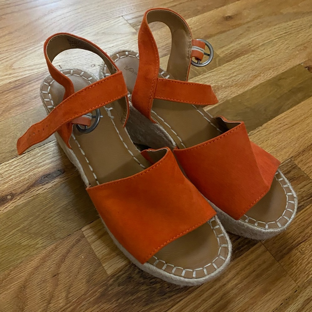Size 8 Orange Universal Thread Platform Sandals